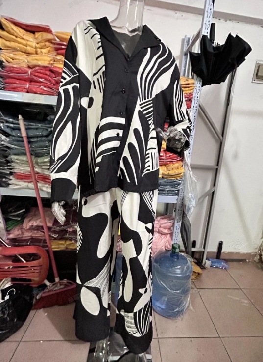 Graffiti casual temperament print loose wide-leg pants suit 35