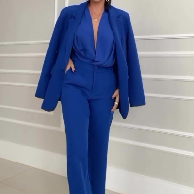 Low-cut pleated shirt, elegant commuting three-piece suit 45